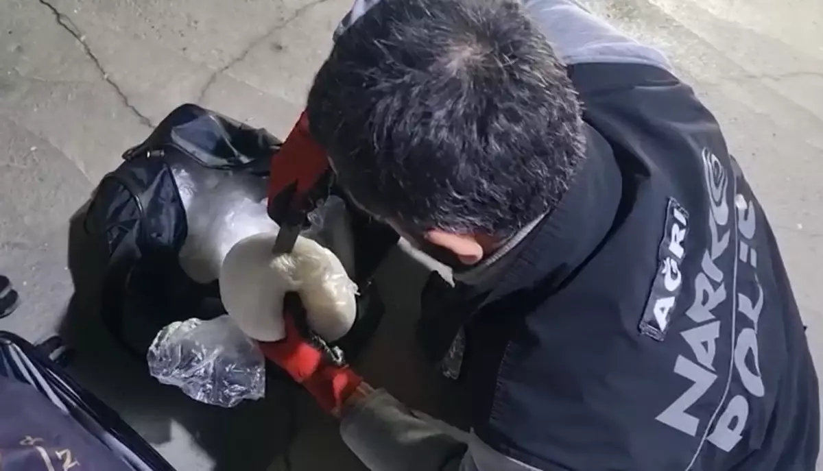 Ağrı’da 51 Kg Metamfetamin Ele Geçirildi agrida 51 kg metamfetamin ele gecirildi nExAi3C4.jpg