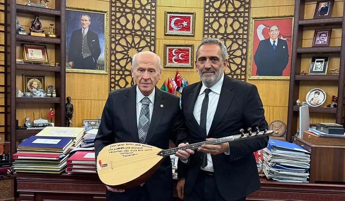 MHP Genel Başkanı Bahçeli, Sanatçı Yavuz Bingöl’ü Makamında Ağırladı