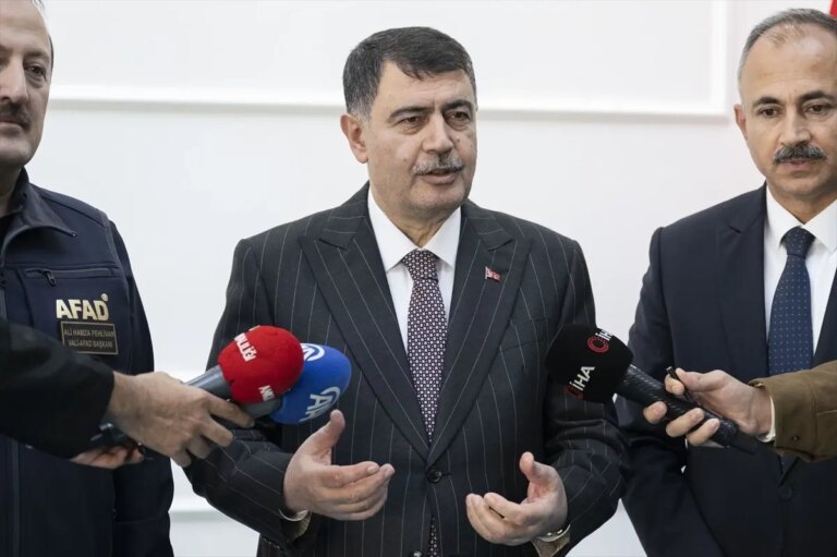 ankaradaki okullarda gazze icin duzenlenen kermesten elde edilen gelir afada bagislandi UJ1p6kXp.jpg