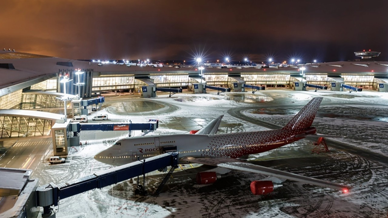 Moskova’daki iki havalimanında İHA saldırısı nedeniyle uçuşlar askıya alındı