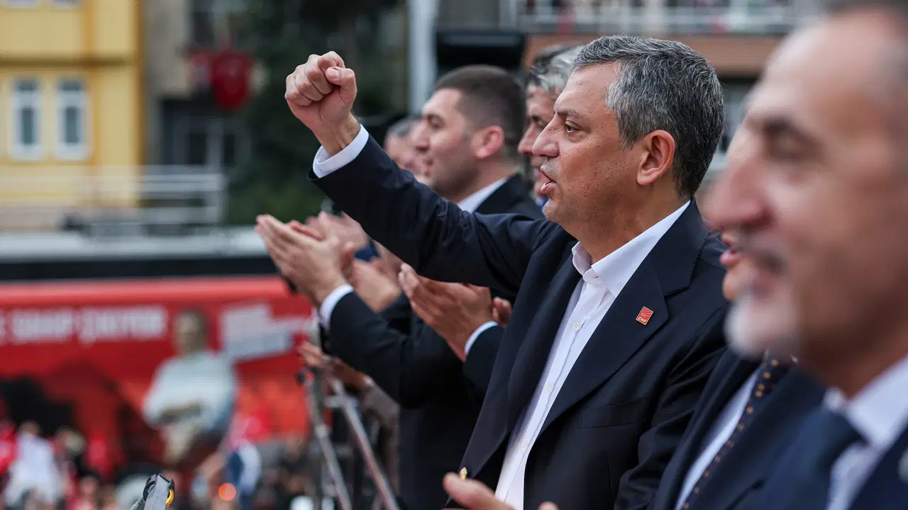 Özgür Özel AKP’li belediyenin ‘yolsuzluğunu’ açıklamıştı: Bilirkişi raporu ortaya çıktı!