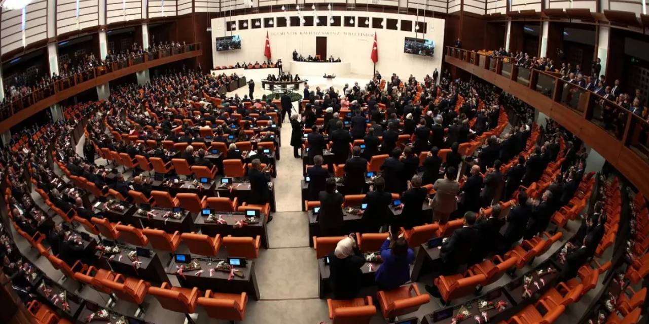 bahceli-gundeme-getirmisti-chpnin-durusmalar-trtde-yayinlansin-teklifi-akp-ve-mhp-oylariyla-reddedildi-LasraLlQ.jpg