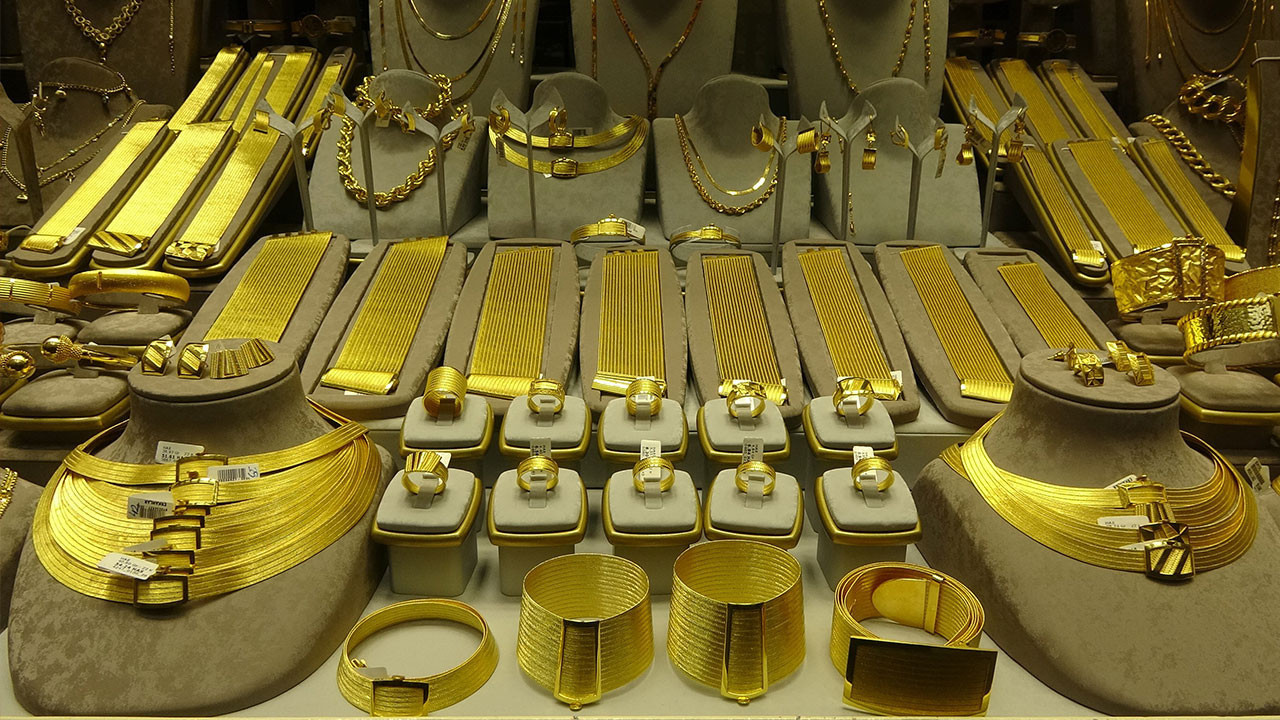 bir-zamanlar-dugunlerin-vazgecilmeziydi-simdi-hayali-bile-kurulamiyor-altin-fiyatlarindaki-rekor-etkili-oldu-68sHvMnn.jpg