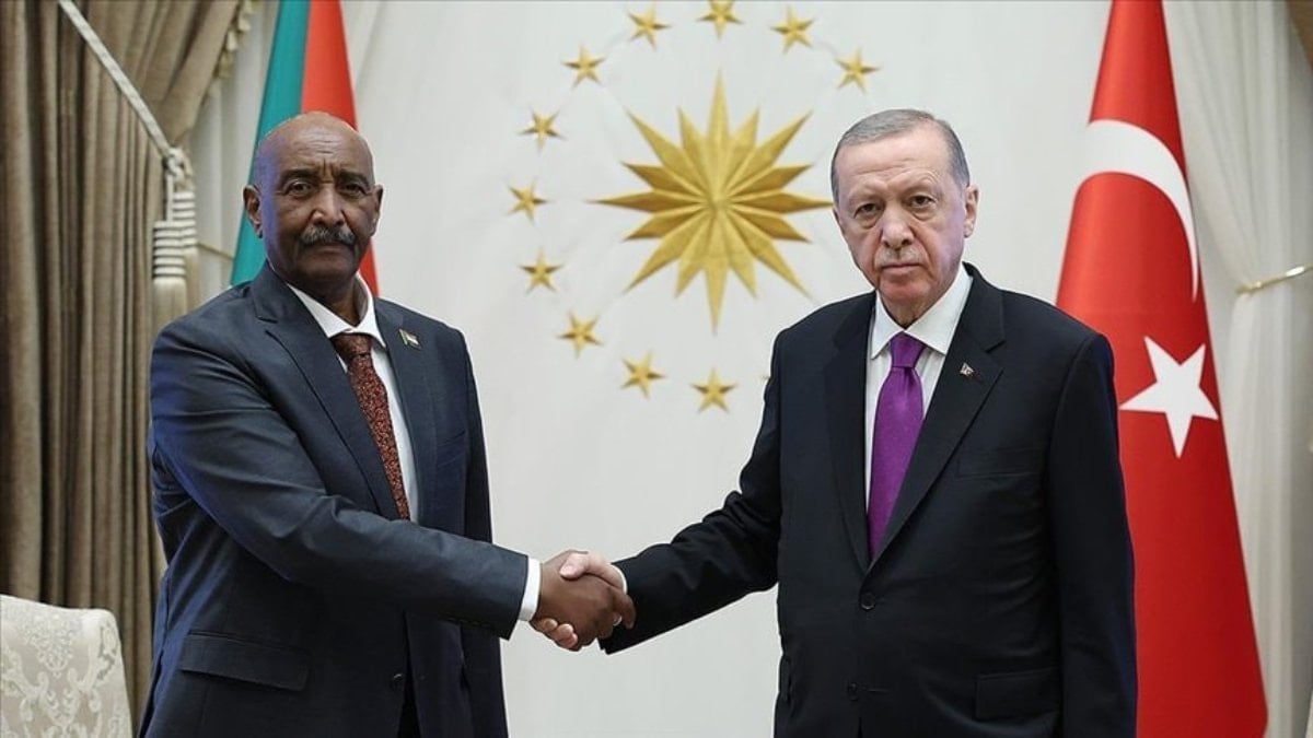 sudan-egemenlik-konseyi-baskani-burhan-turkiyeye-geliyor-HUKnzG44.jpg