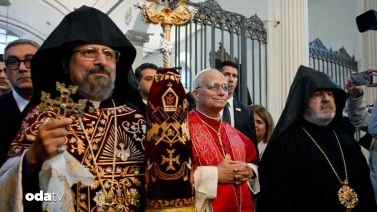 tartismaya-ermeni-patrigi-de-girdi-ekumeniklige-goz-kirpti-YaH3X11y.jpg