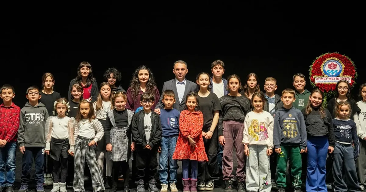 trabzonda-cocuklarin-gelisimine-tiyatro-katkisi-iHKWp6Ub.webp