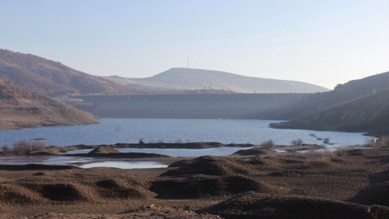 yozgatta-kuraklik-endisesi-cemil-cicek-barajinda-su-seviyesi-kritik-duzeye-dustu-Gqj6YeVa.jpg